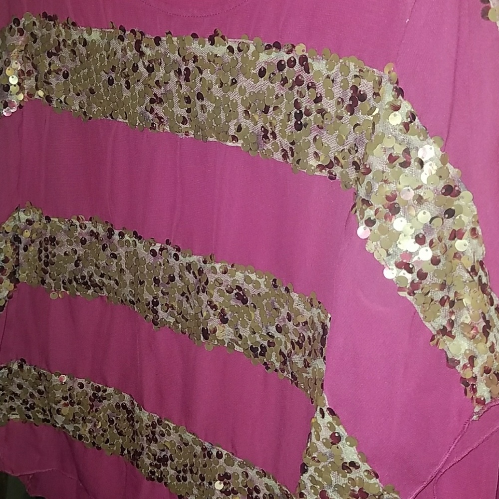 Fun top, EUC - Picture 2 of 4